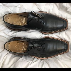 Dress leather lace-ups.